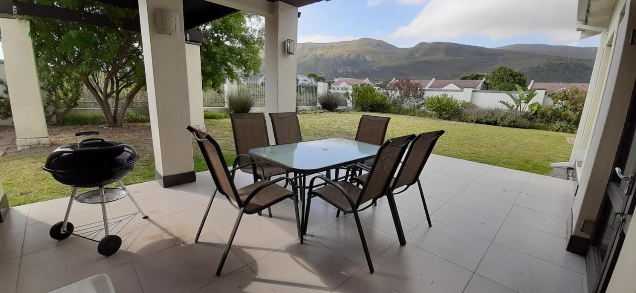 Hadingham Russell Holiday House Херманус Экстерьер фото